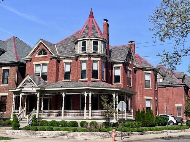 884 Neil Ave, Columbus OH, 43215, 4 bedrooms, 4 baths house for sale