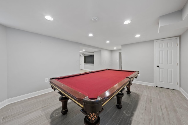 884 Neil Ave, Columbus, OH 43215 - recreation room featuring light wood-style flooring, billiards, and recessed lighting