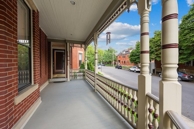 884 Neil Ave, Columbus, OH 43215 - view of covered porch