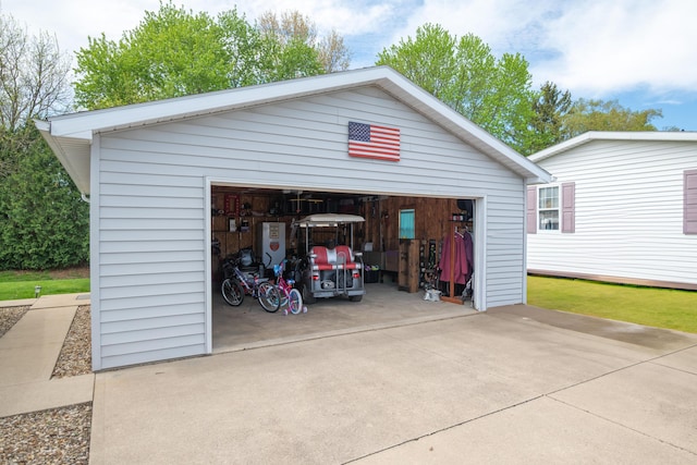 view of detached garage