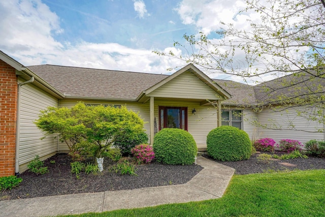 4656 Meadowgrove Dr NW, Carroll, OH 43112 - view of front of home with a shingled roof