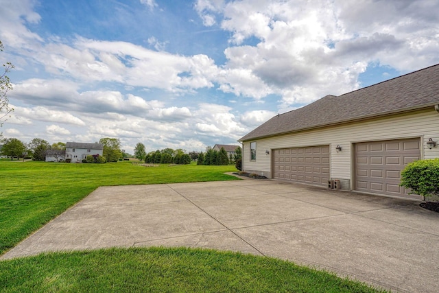 4656 Meadowgrove Dr NW, Carroll, OH 43112 - garage featuring concrete driveway