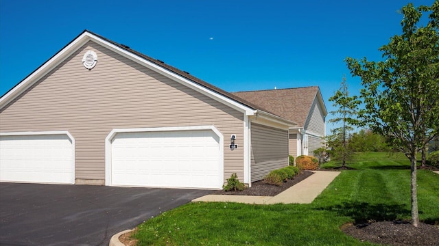 42 Ellington Commons Ln, Granville, OH 43023 - view of side of property featuring a lawn