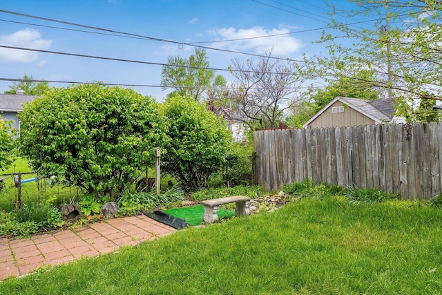 2583 Kingston Ave, Grove City, OH 43123 - view of yard featuring fence