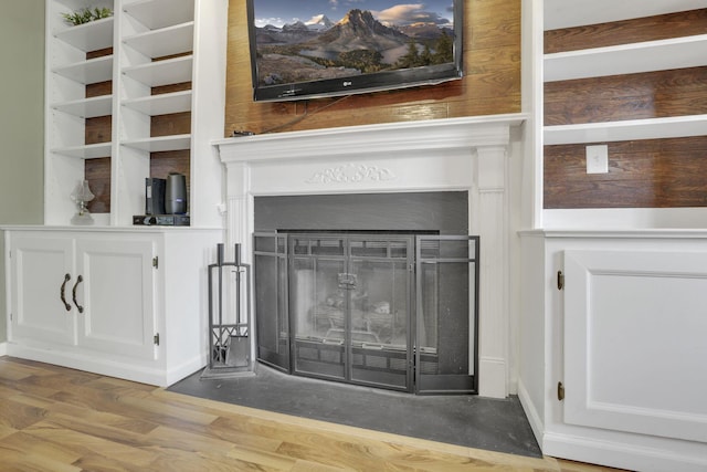 347 Wyncroft Ct, Pataskala, OH 43062 - interior details with a fireplace