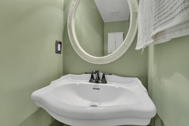 347 Wyncroft Ct, Pataskala, OH 43062 - bathroom with a sink