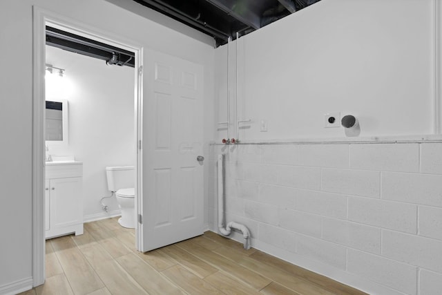 1889 Wolverine Dr, Sugar Grove, OH 43155 - bathroom featuring vanity and wood finished floors