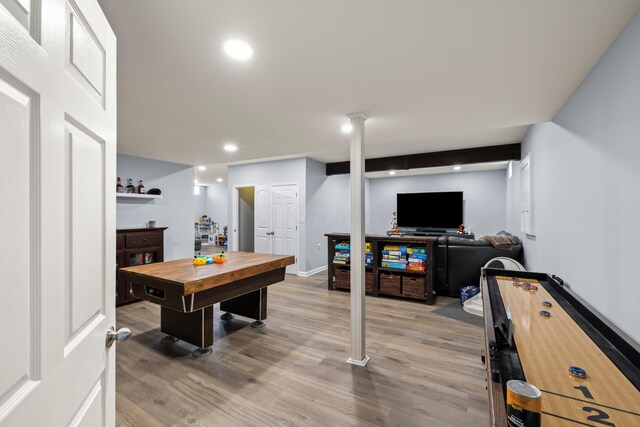 rec room with light wood-style floors, recessed lighting, and baseboards