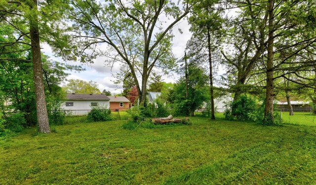 4589 Annhurst Rd, Columbus, OH 43228 - view of yard