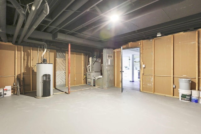 845 Mcnaughten Rd, Columbus, OH 43213 - unfinished basement with water heater