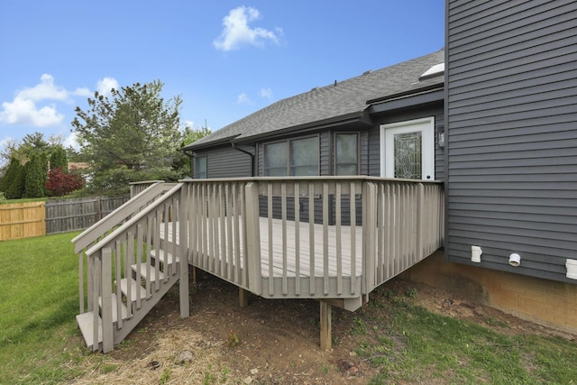 845 Mcnaughten Rd, Columbus, OH 43213 - wooden deck with fence and a yard