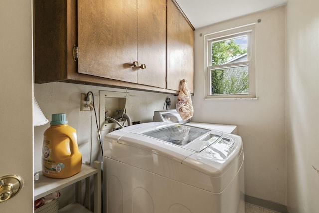 4522 Crompton Dr, Columbus, OH 43220 - laundry area with separate washer and dryer, cabinet space, and baseboards