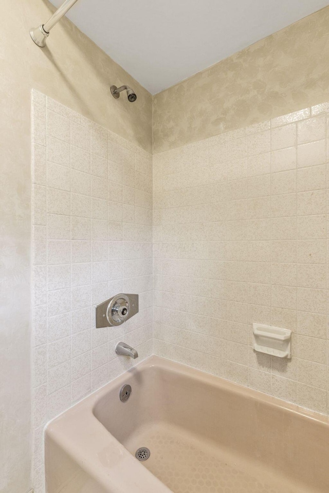4522 Crompton Dr, Columbus, OH 43220 - bathroom featuring washtub / shower combination