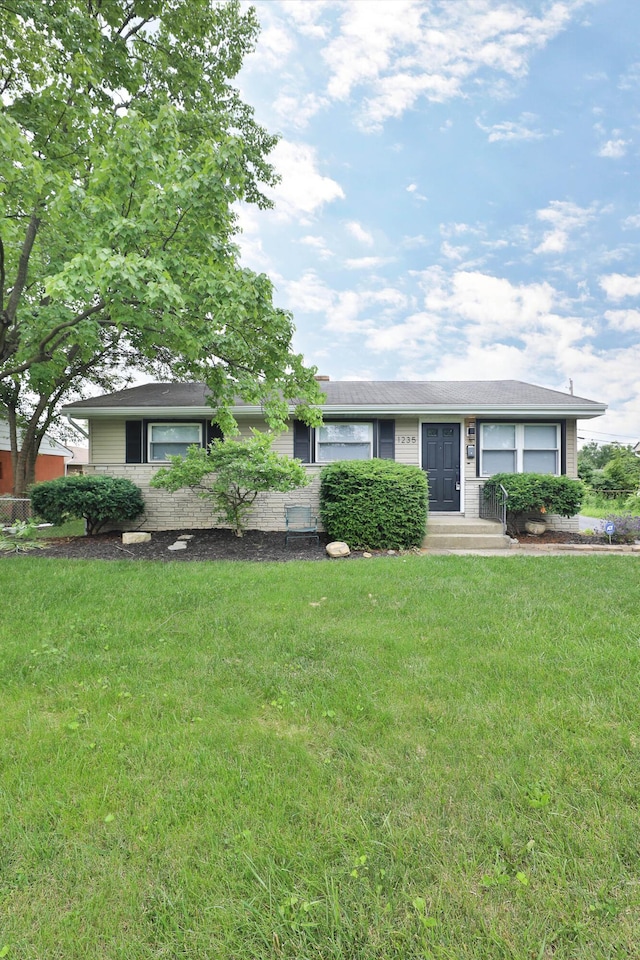 1235 Beechwood Rd, Columbus, OH 43227 - single story home with a front lawn
