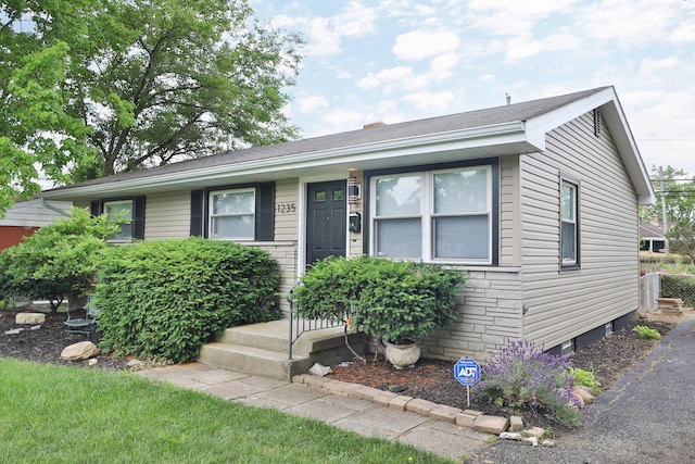 1235 Beechwood Rd, Columbus, OH 43227 - view of front of home