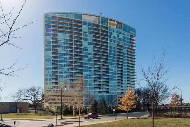 1 Miranova Pl Unit 2230, Columbus, OH 43215 - view of building exterior featuring fence