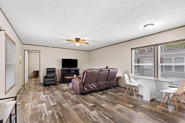 4711 Walnut Rd Lot K-5, Buckeye Lake, OH 43008 - living room featuring a ceiling fan, a textured ceiling, and wood finished floors