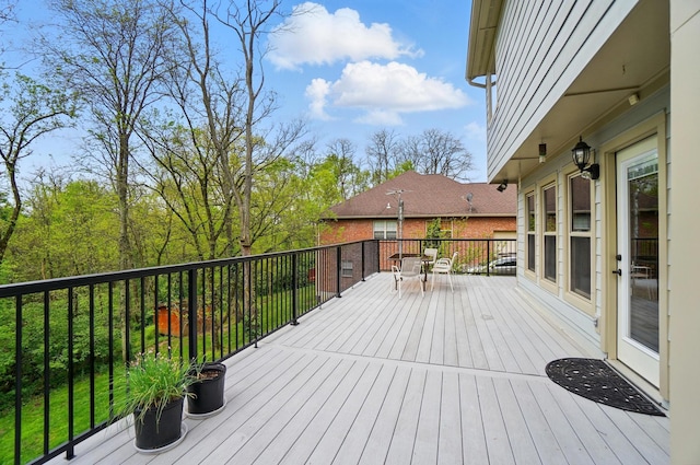 9127 Red Cedar Dr, West Chester, OH 45069 - wooden deck with outdoor dining area