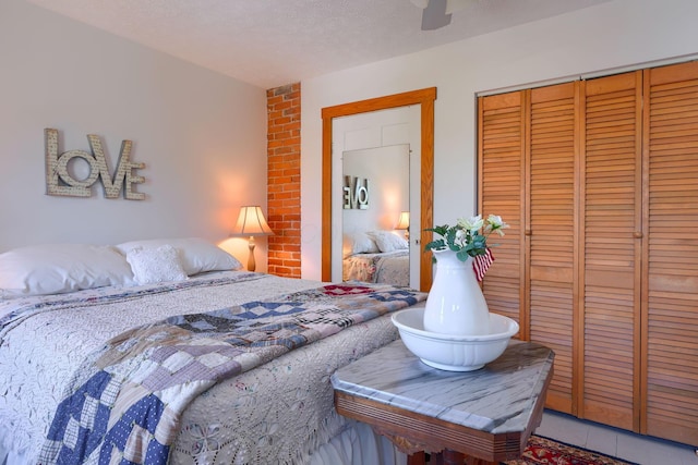 bedroom featuring a closet