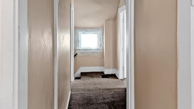 605 S 22nd St, Columbus, OH 43205 - hall featuring carpet and baseboards