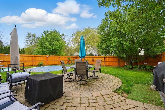 4969 Shannonbrook Dr, Columbus, OH 43221 - view of patio / terrace featuring a fenced backyard and outdoor dining space