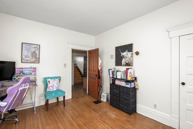 6 Town St, Pataskala, OH 43062 - office with wood finished floors and baseboards