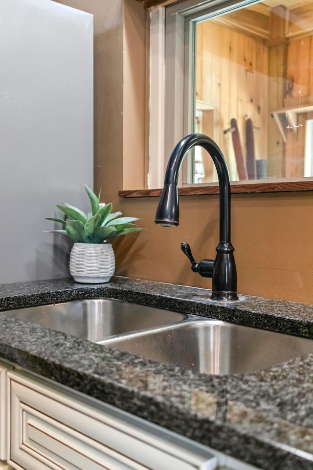 6 Town St, Pataskala, OH 43062 - kitchen view of a sink and dark stone counters