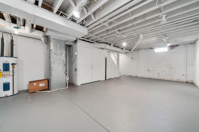 1624 Coppertree Ln, Columbus, OH 43232 - basement with electric water heater