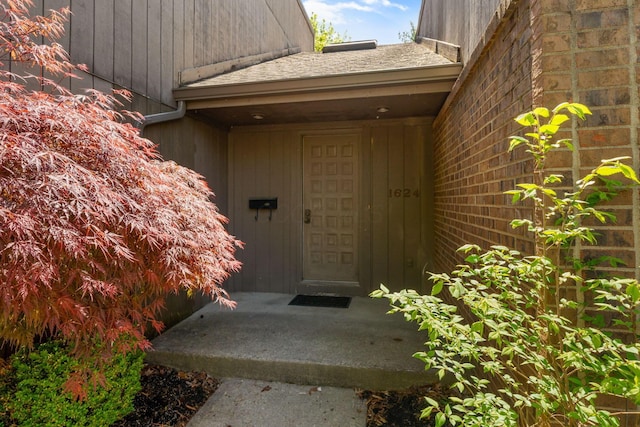 1624 Coppertree Ln, Columbus, OH 43232 - view of exterior entry