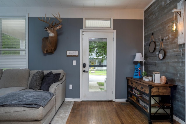 126 W S St, Hillsboro, OH 45133 - entrance foyer featuring wood-type flooring and baseboards