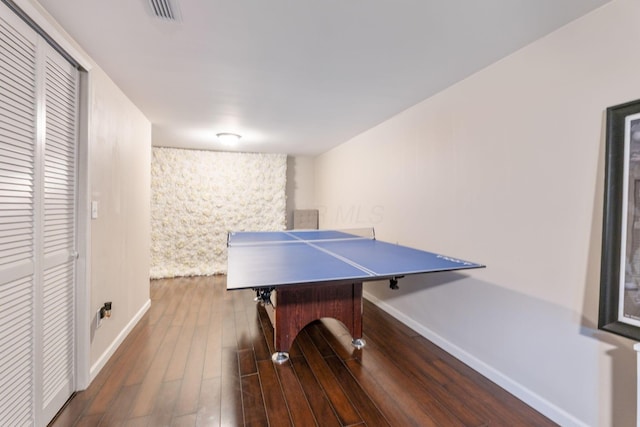 9137 Parkpoint Ln, Lewis Center, OH 43035 - rec room with wood finished floors and baseboards