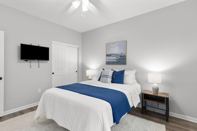 6464 Rockhold Dr, Westerville, OH 43081 - bedroom featuring wood finished floors, baseboards, a closet, and a ceiling fan