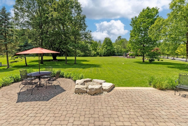 2543 Kemperwood Dr, Blacklick, OH 43004 - view of patio with view of wooded area