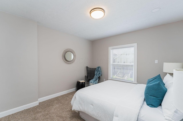 146 E Woodrow Ave, Columbus, OH 43207 - carpeted bedroom with baseboards