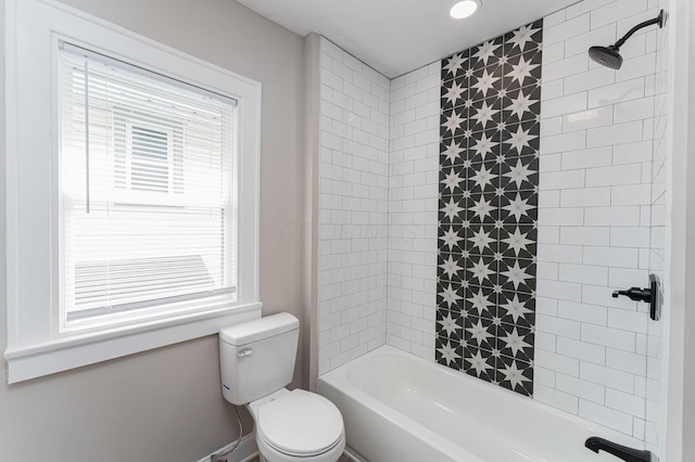 146 E Woodrow Ave, Columbus, OH 43207 - bathroom with toilet and bathing tub / shower combination