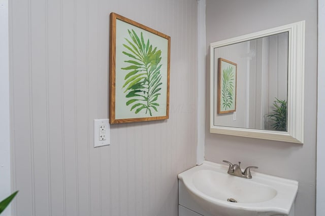 146 E Woodrow Ave, Columbus, OH 43207 - bathroom with vanity