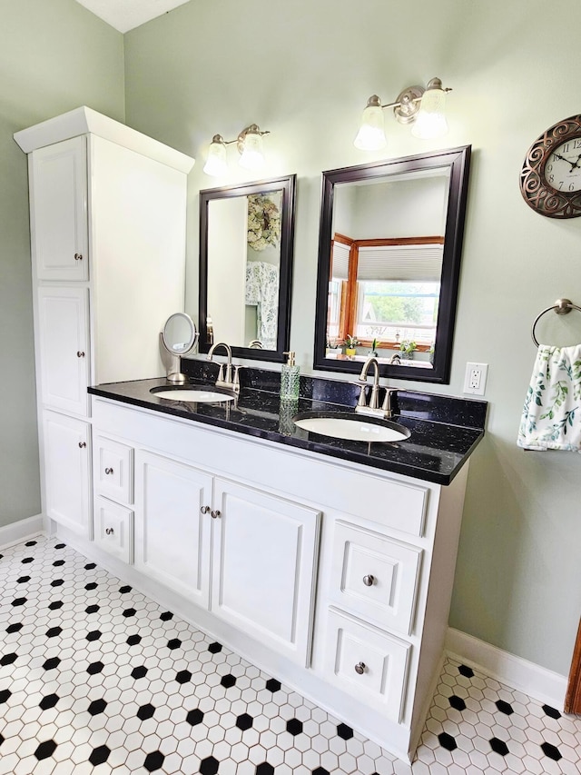3851 Snow Hill Rd SW, Washington Court House, OH 43160 - full bath with double vanity and baseboards