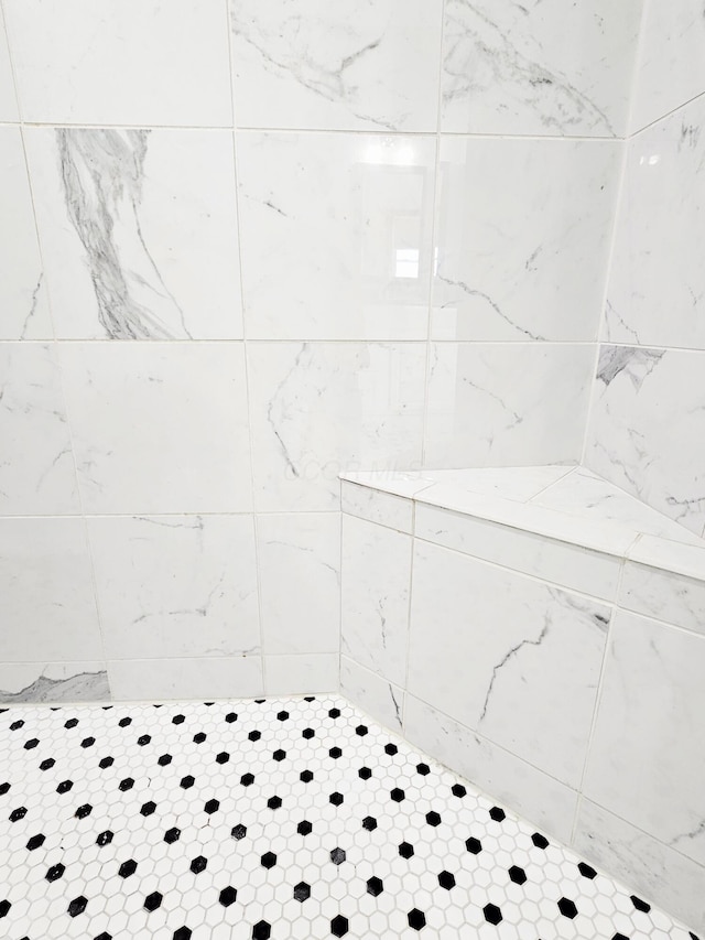 3851 Snow Hill Rd SW, Washington Court House, OH 43160 - full bathroom with tiled shower