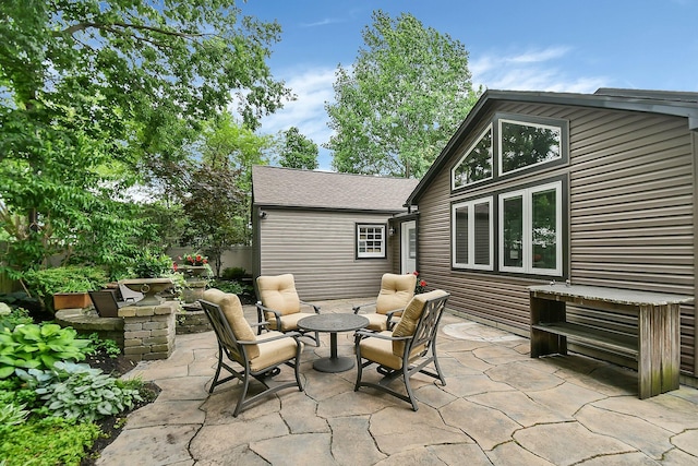 1799 Baldridge Rd, Columbus, OH 43221 - view of patio