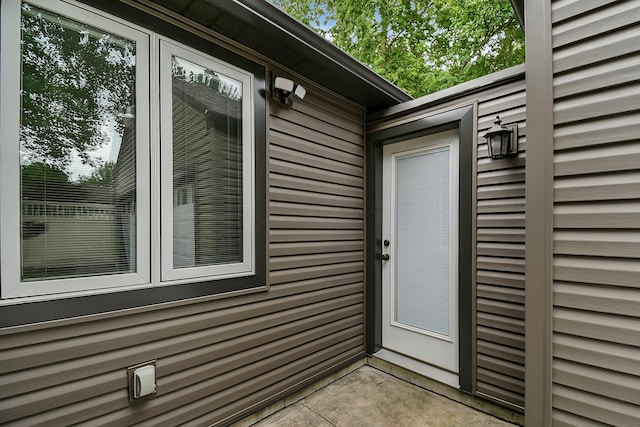 1799 Baldridge Rd, Columbus, OH 43221 - view of doorway to property