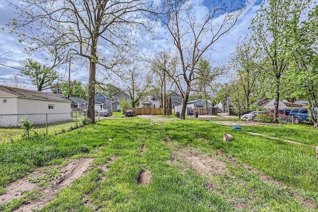 1273 Minnesota Ave, Columbus, OH 43211 - view of yard with a residential view and fence