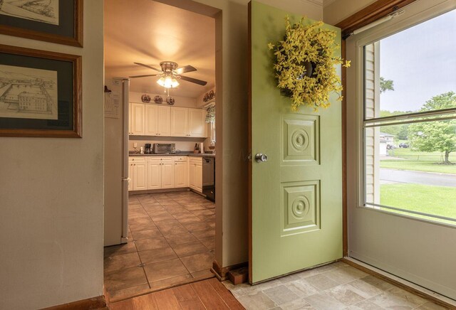 1234 E Fair Ave, Lancaster, OH 43130 - doorway with ceiling fan and baseboards