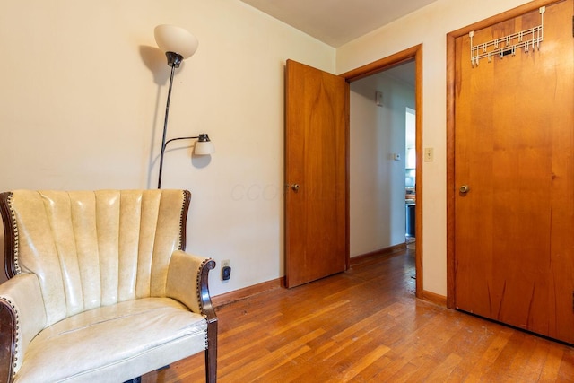 1234 E Fair Ave, Lancaster, OH 43130 - living area featuring wood finished floors and baseboards