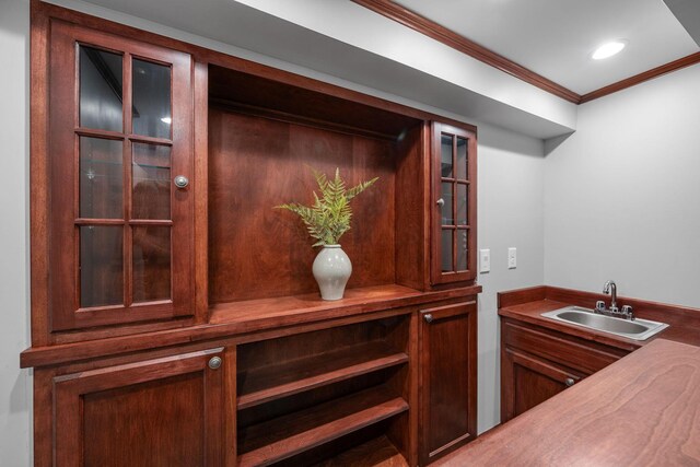 1920 Chatfield Rd, Columbus, OH 43221 - detailed view of crown molding, recessed lighting, and wet bar