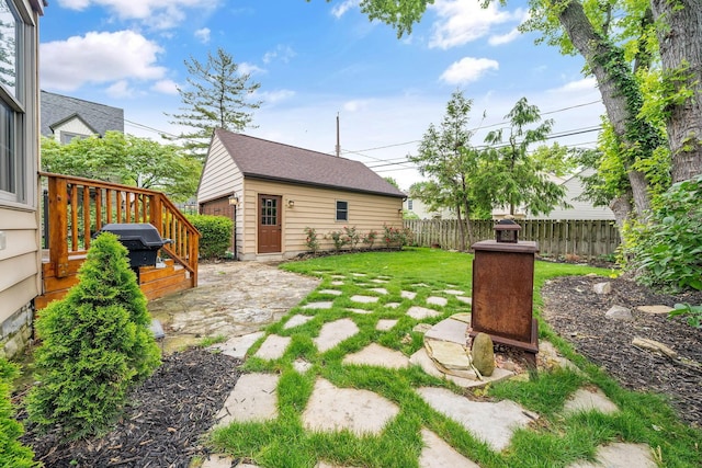 1920 Chatfield Rd, Columbus, OH 43221 - view of yard featuring an outdoor structure and a patio area