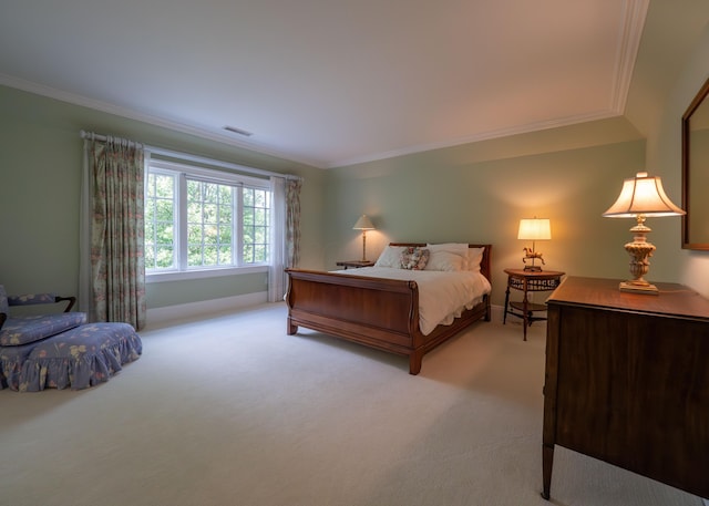 2528 Onandaga Dr, Upper Arlington, OH 43221 - bedroom featuring light carpet and ornamental molding