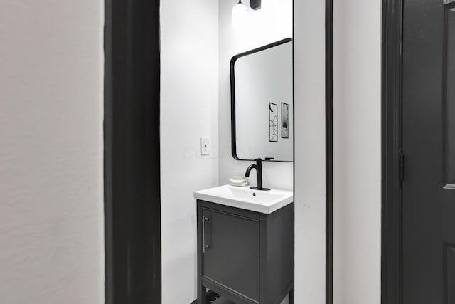 1010 Bruck St, Columbus, OH 43206 - bathroom featuring vanity