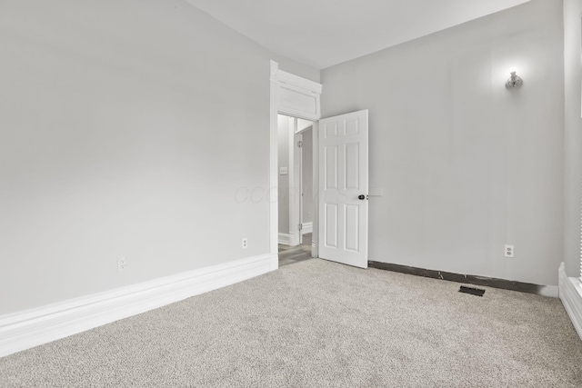 838 Wilson Ave, Columbus, OH 43206 - carpeted spare room featuring baseboards