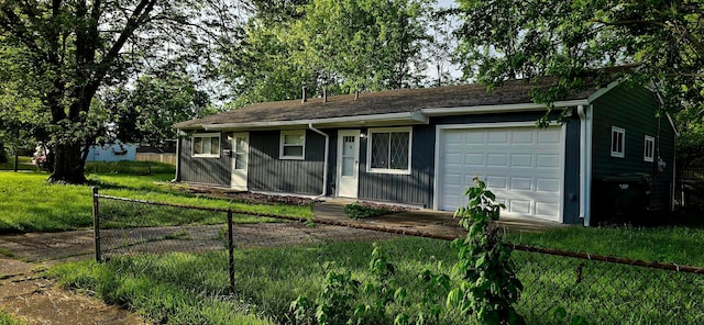 3087 Woodway Rd, Columbus, OH 43207 - ranch-style house with a garage