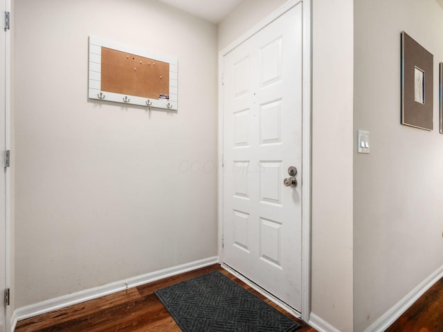 2059 Park Run Dr Unit D, Columbus, OH 43220 - entryway with baseboards and dark wood-type flooring